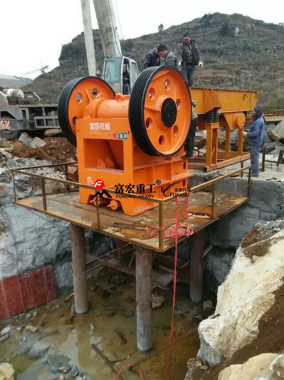 震動給料機+顎式破碎機使用